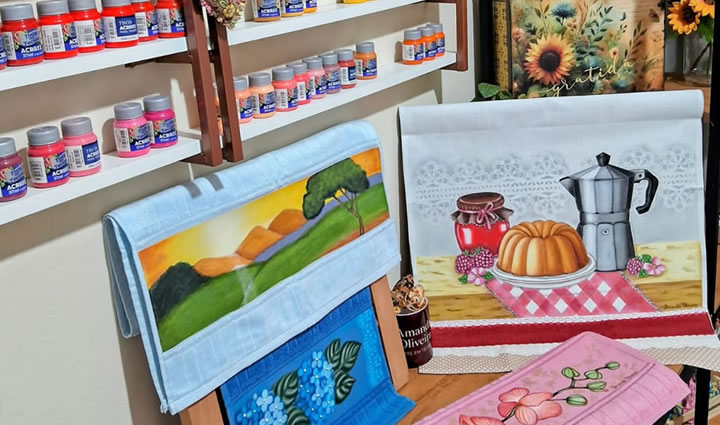 Pintando histórias e cores: A arte em tecido de Amanda Oliveira
