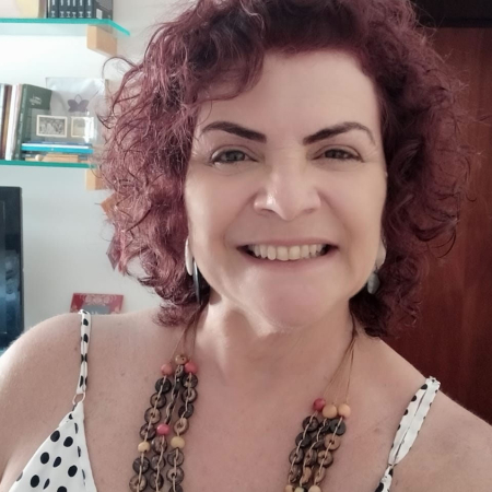 Carla Val Simões